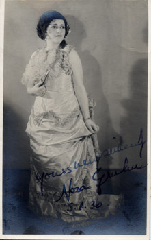 nora gruhn with signature